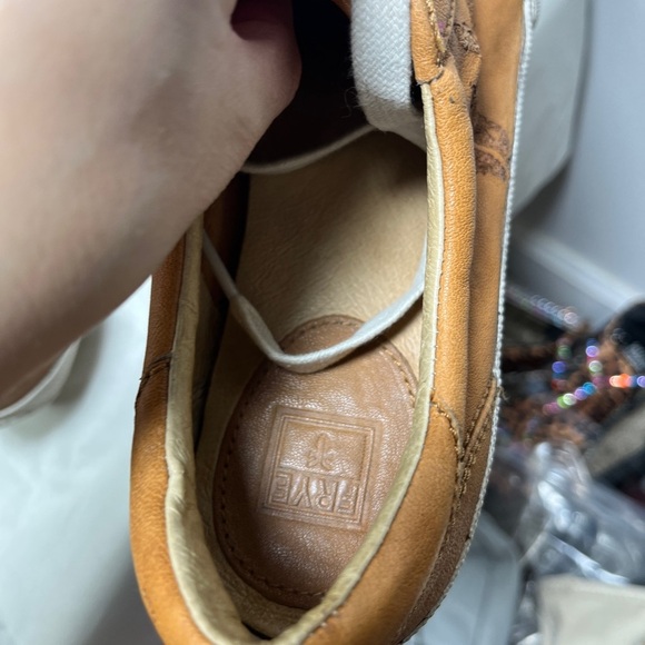 Frye Kira Distressed Branded Leather Low Top Sneakers Sz 10 - Picture 8 of 14